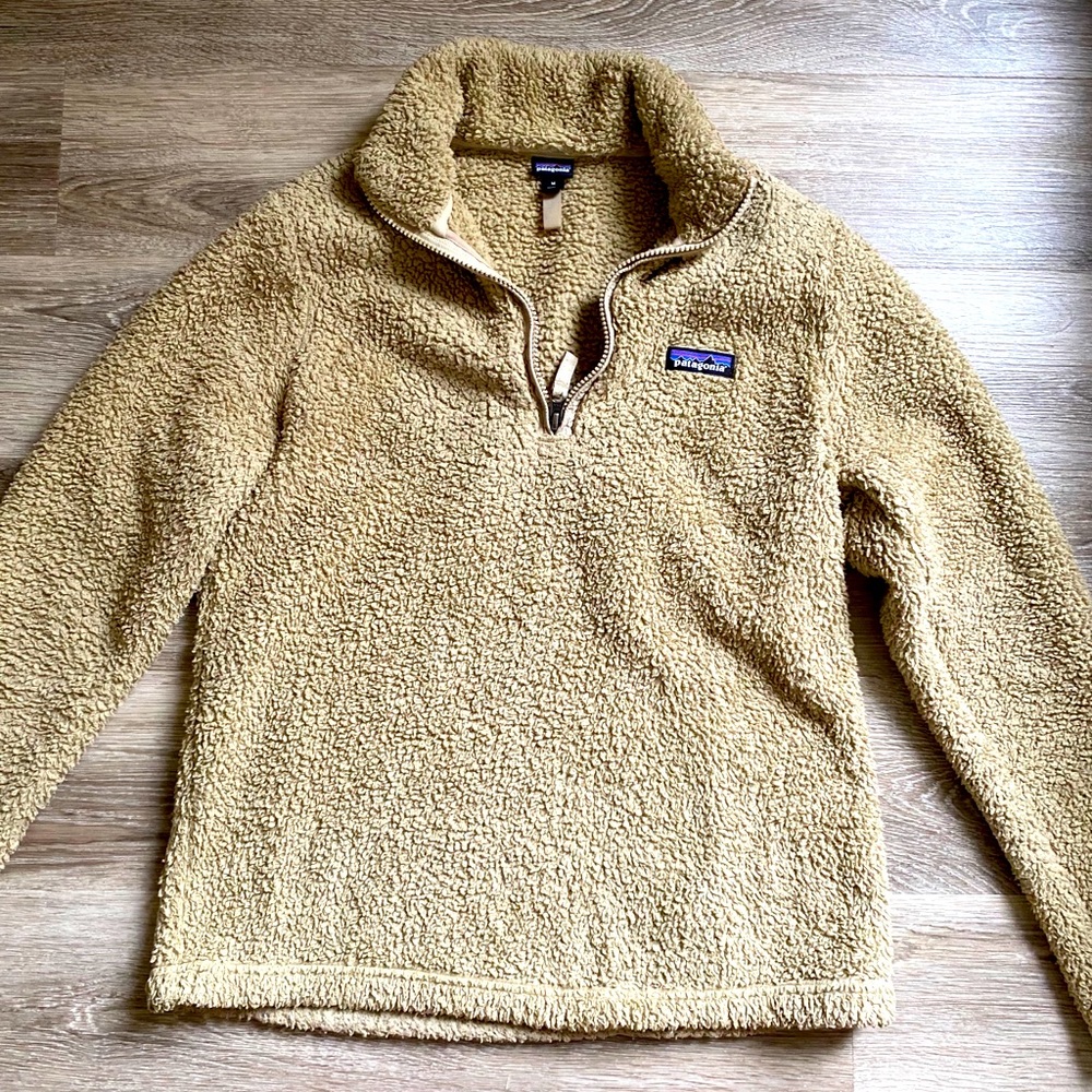 Tan Patagonia quarterzip